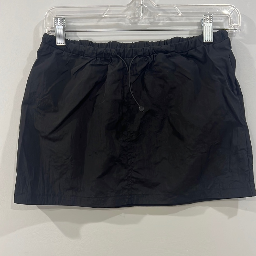 Mini athletic black skirt (S)